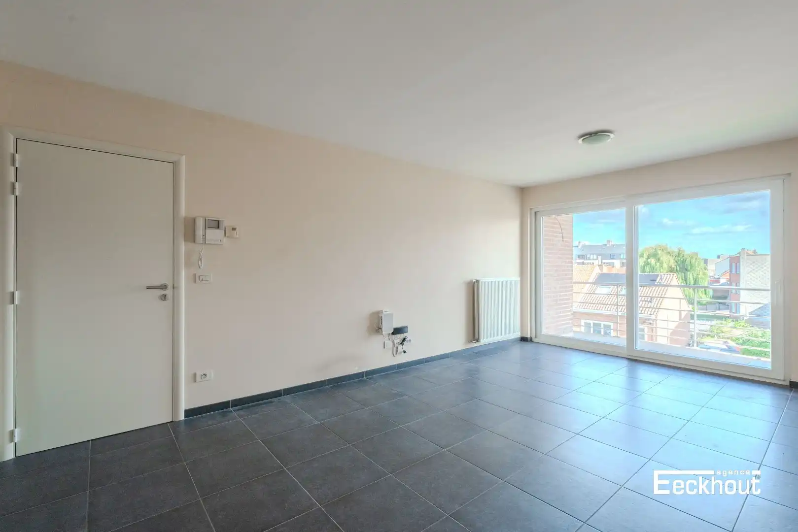 Modern appartement met groot zonneterras in rustige straat! foto 3