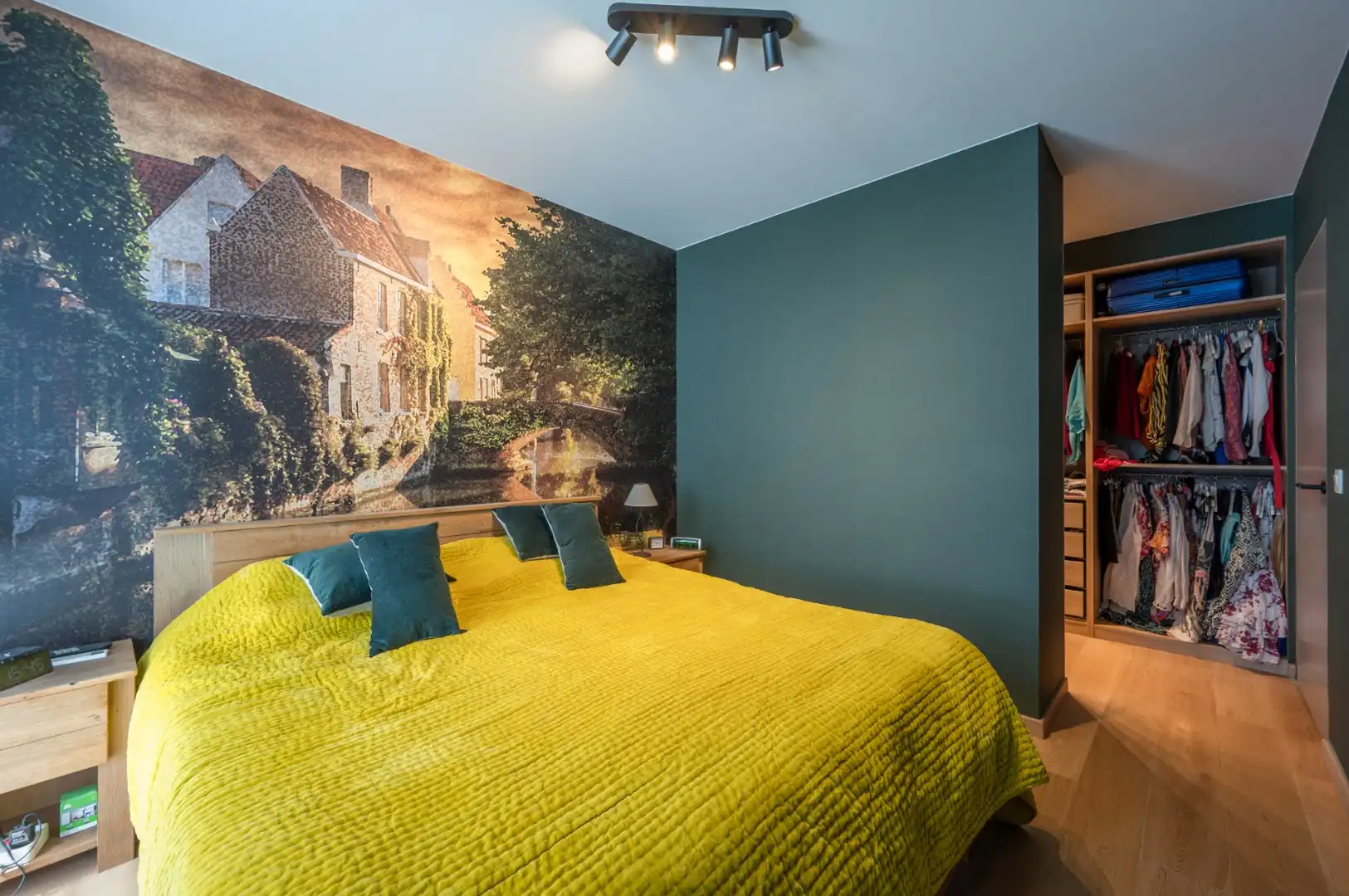 Recent appartement met autostaanplaats op een centrale locatie in Brugge! foto 11