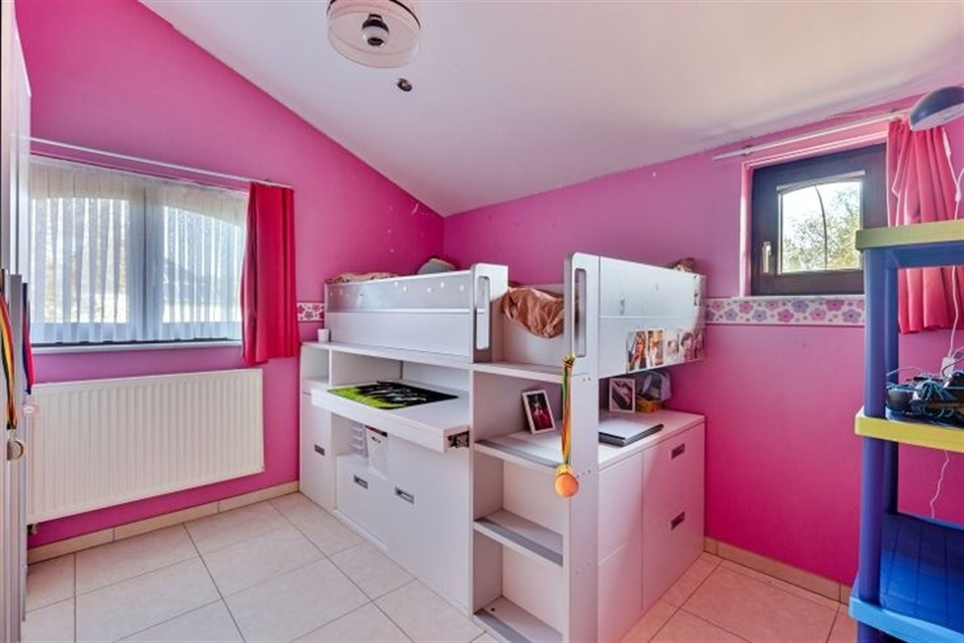 Ruime open bebouwing gelegen in topbuurt ! foto 12