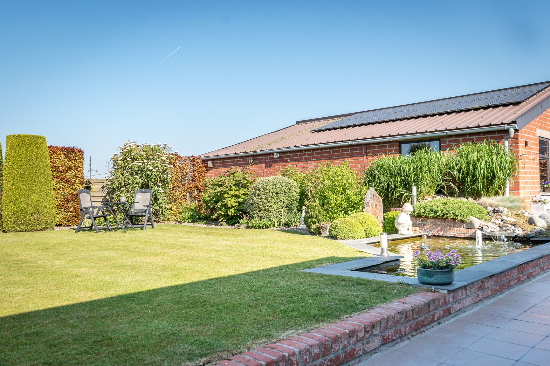 Rustig gelegen, ruime woning met magazijn foto 27