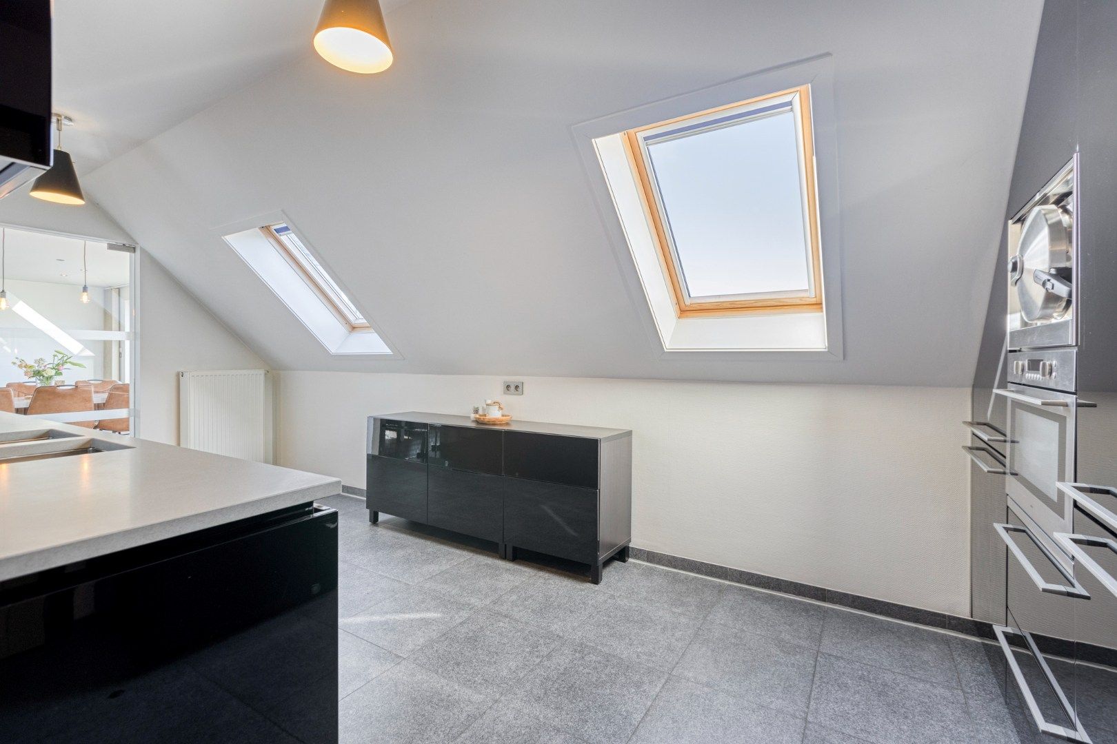 Ruim ingedeeld appartement met zonterrassen in het centrum. foto 18