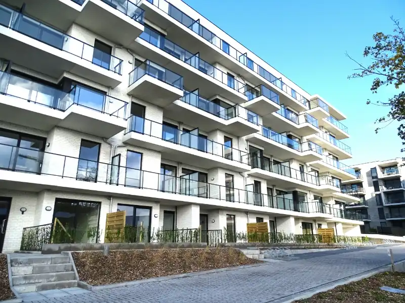 Lichtrijk appartement foto {{pictureIndex}}