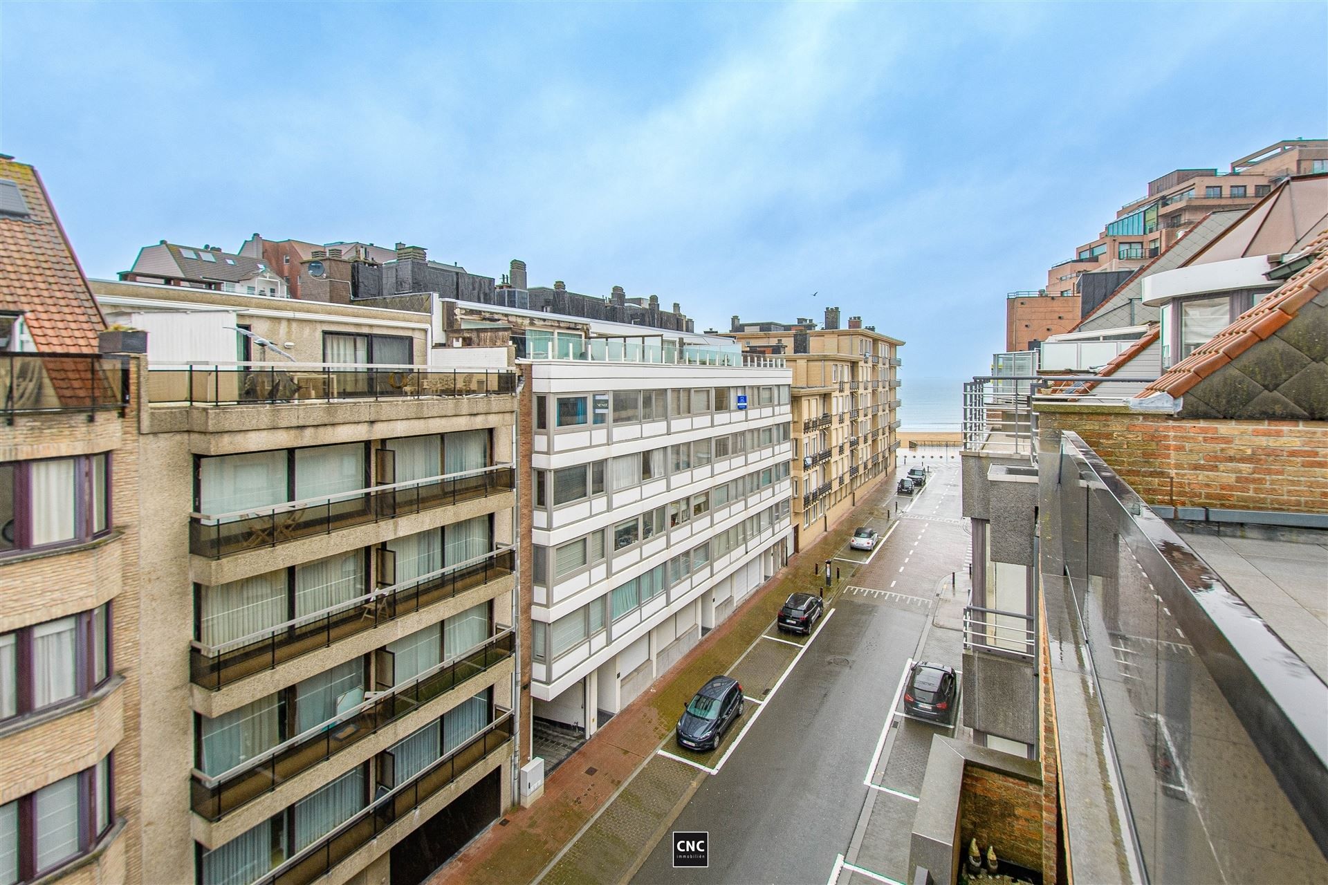 Gerenoveerde penthouse met groot zonne-terrassen op 20 meter wandelafstand van de zeedijk en het strand foto 11