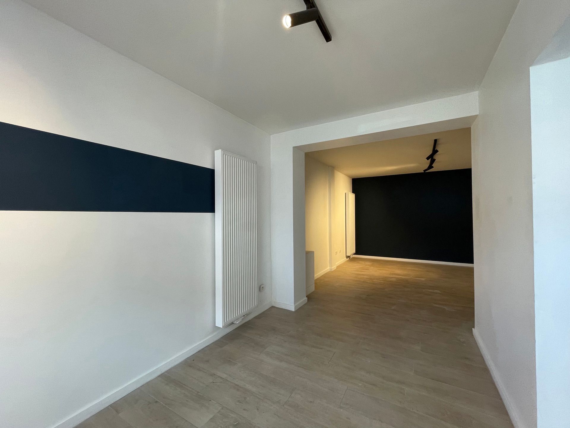 Vernieuwd 2-slpk appartement met tuin in centrum Herzele foto 4