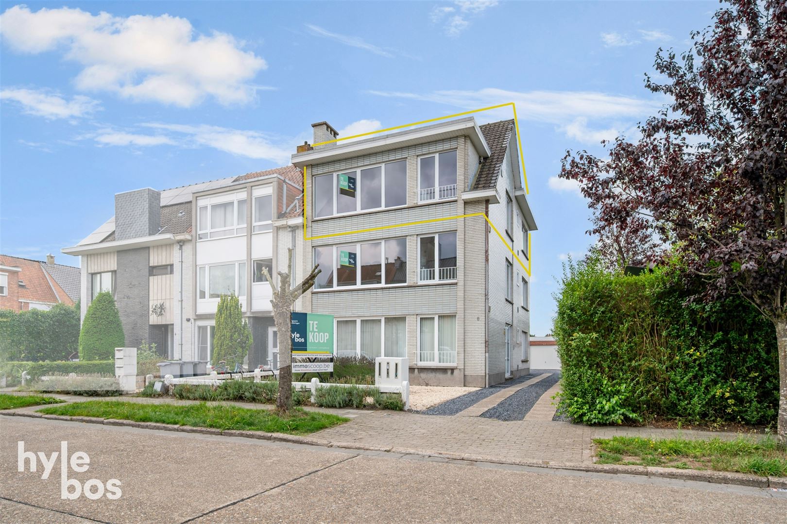 Gerenoveerd appartement met garage in gezellige woonwijk foto {{pictureIndex}}