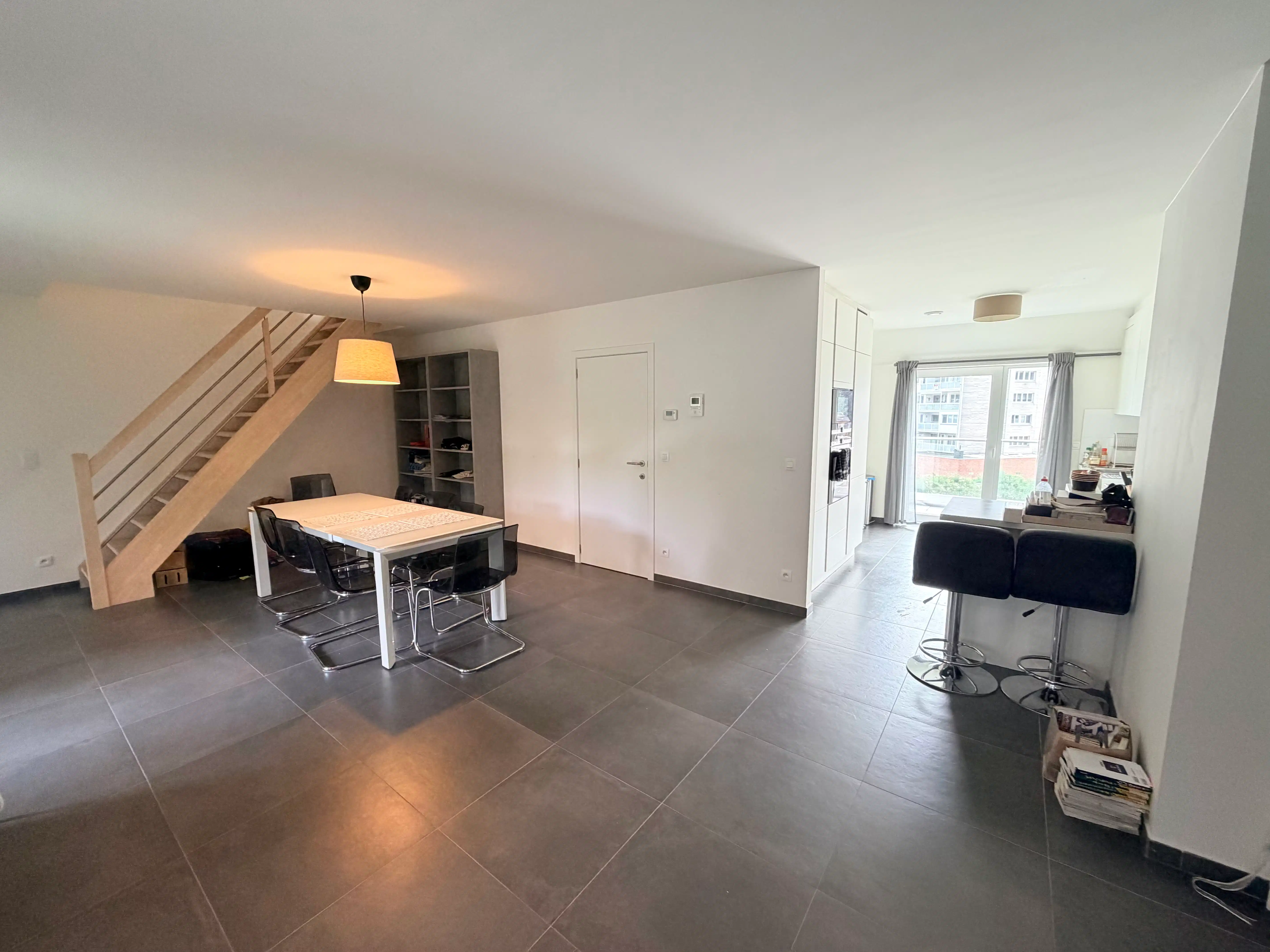 Prachtig duplexappartement met 2 slaapkamers, 2 badkamers, 2 terrassen en 1 autostaanplaats. foto 5
