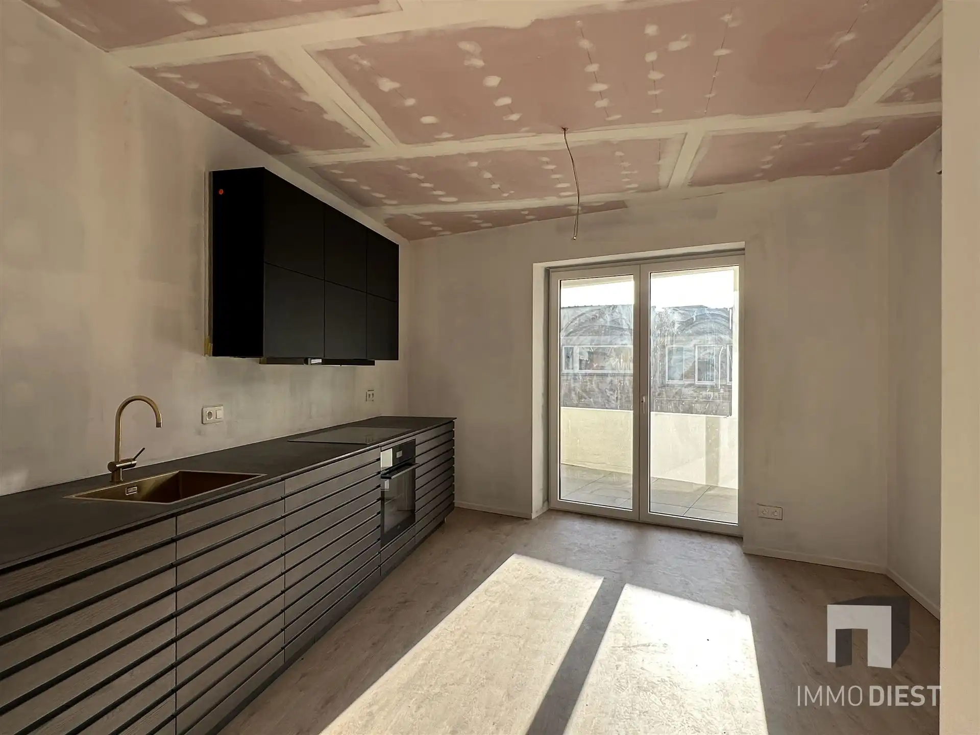 Knap appartement met terras en 2 slpks - centrum Diest - veel lichtinval foto 2