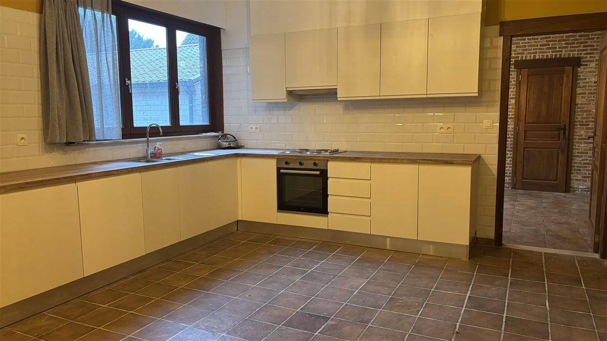 Zéér ruim gelijklvloers/duplexappartement foto 6