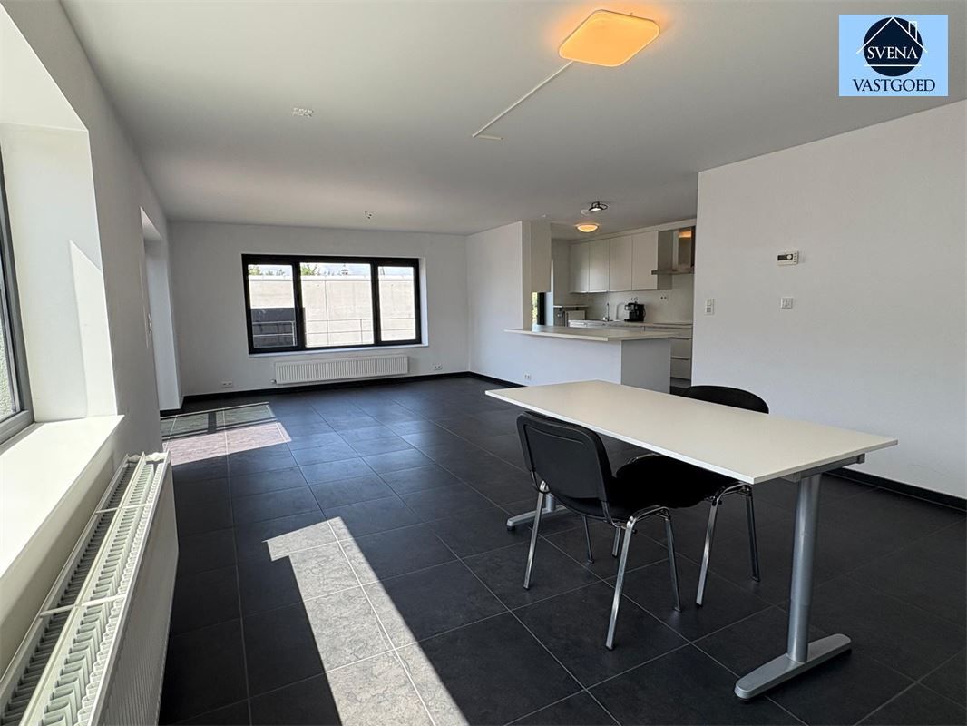 APPARTEMENT MET MAGAZIJN GELEGEN IN KMO ZONE foto 7