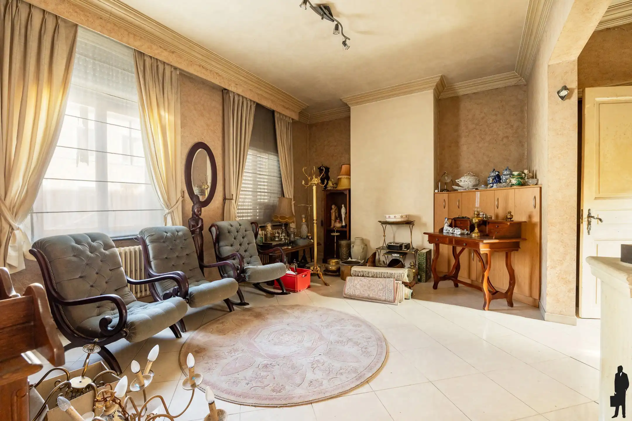 Te renoveren ruime woning met werkplaats foto 5