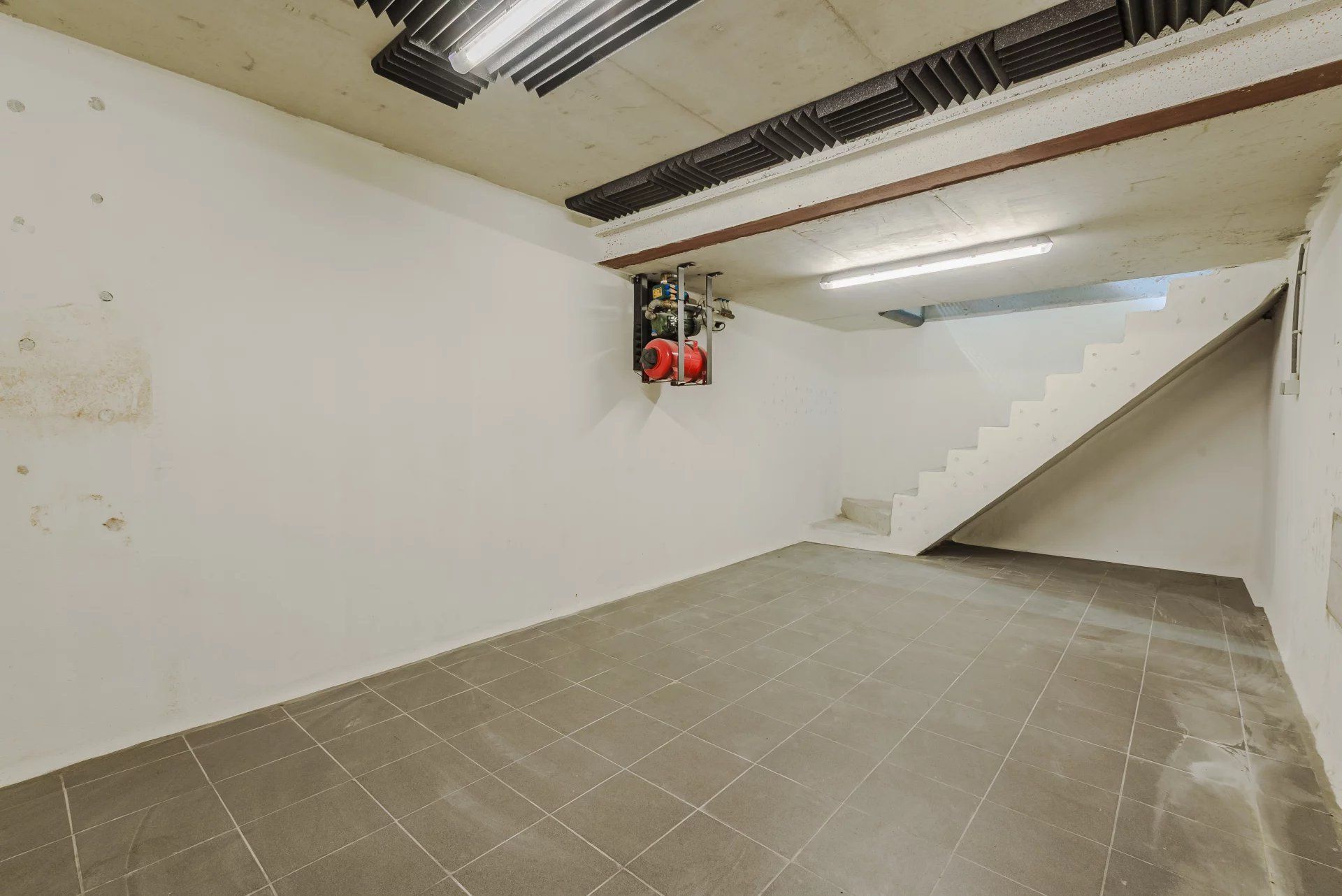Moderne instapklare woning met 3 slaapkamers op mooi perceel. foto 31