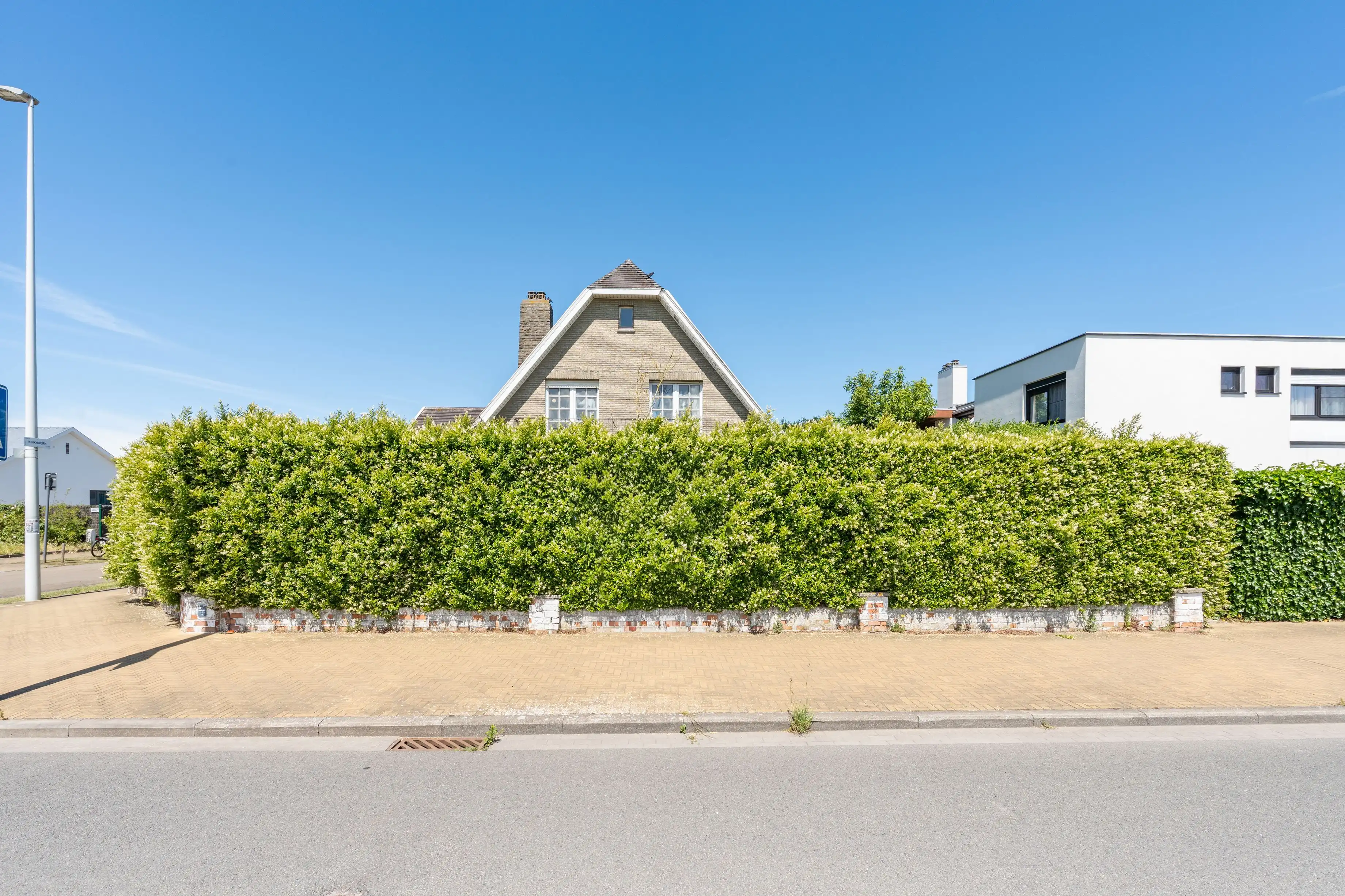 Karaktervolle villa op topligging te Oostende met uitzonderlijk renovatiepotentieel! Leef je hier uit om jouw stempel te drukken ! foto 21