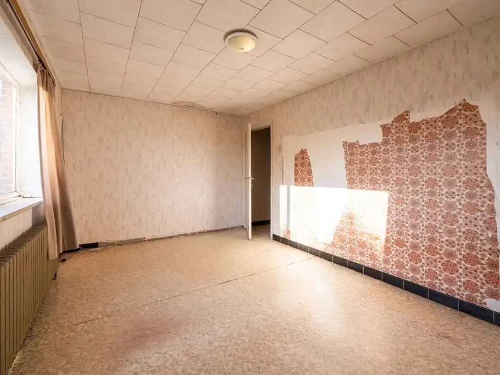 Te renoveren vrijstaande woning met 4 slaapkamers foto 35