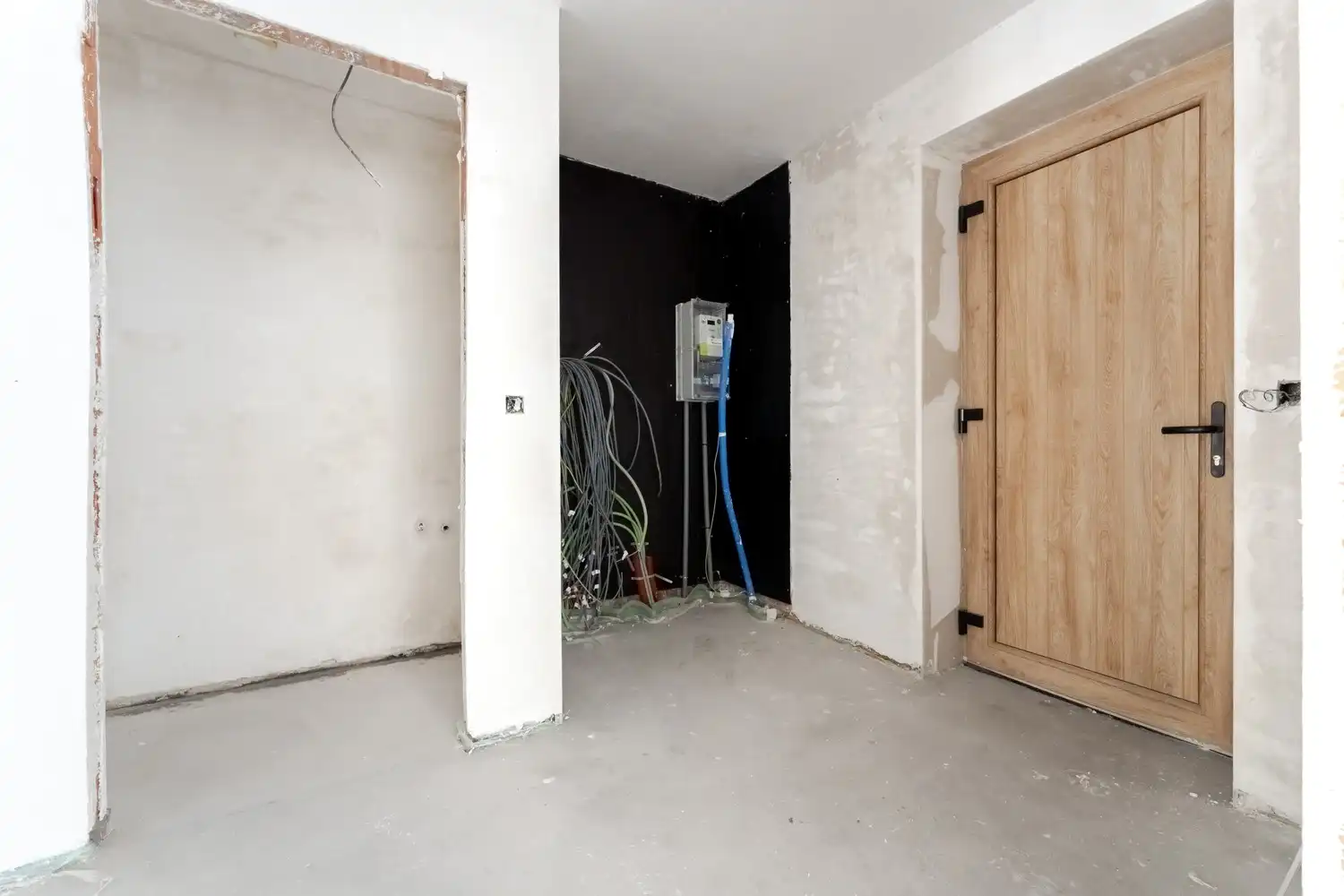 Charmante halfopen woning te koop in Leopoldsburg - 3 slaapkamers, 1 badkamer, ruime keuken en 2 toiletten op 396 m², volledig gerenoveerd in 2026! foto 2