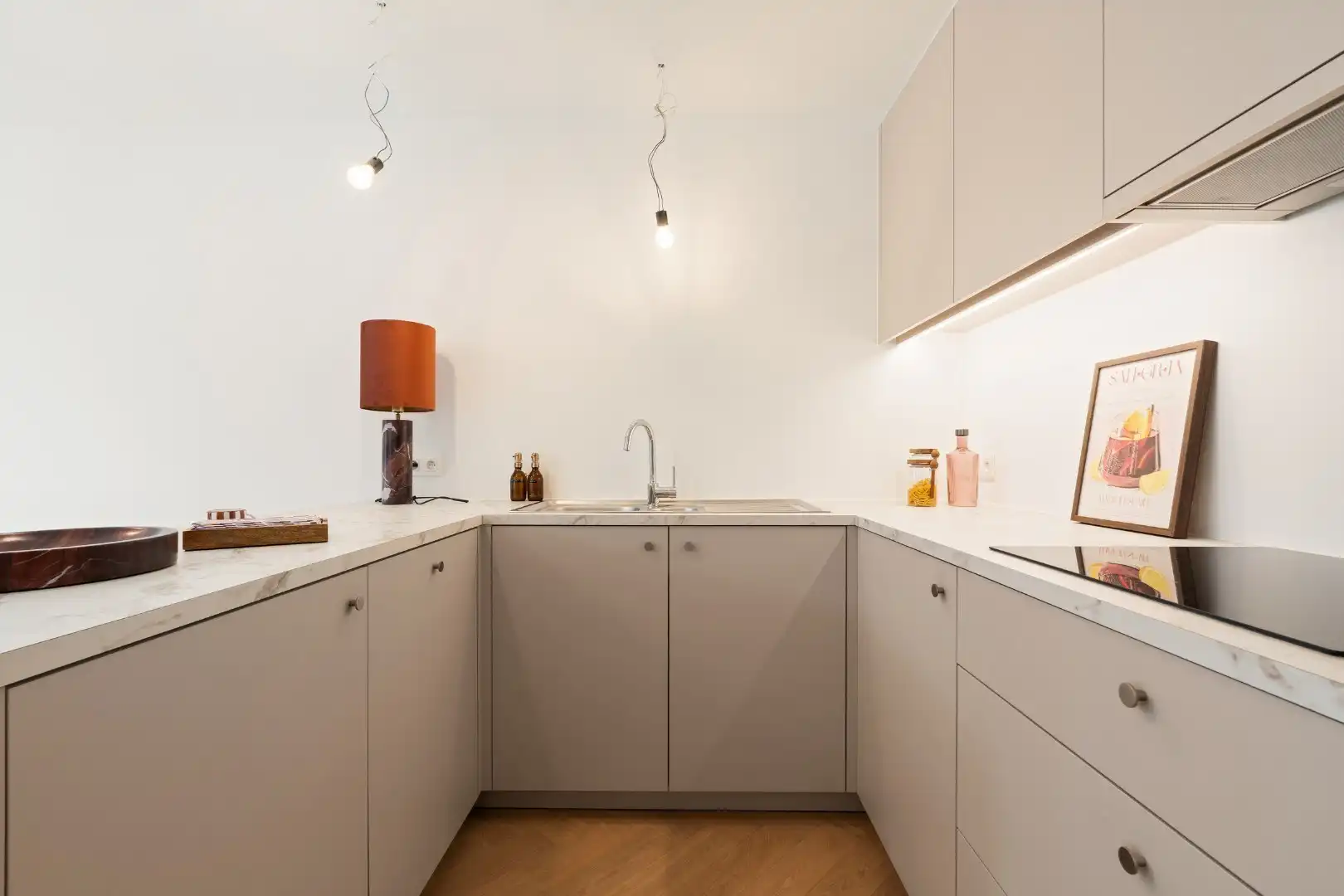 Karakter-appartement in Oostende – comfortabel wonen met privatieve lift en terras nabij Achturenplein foto 4