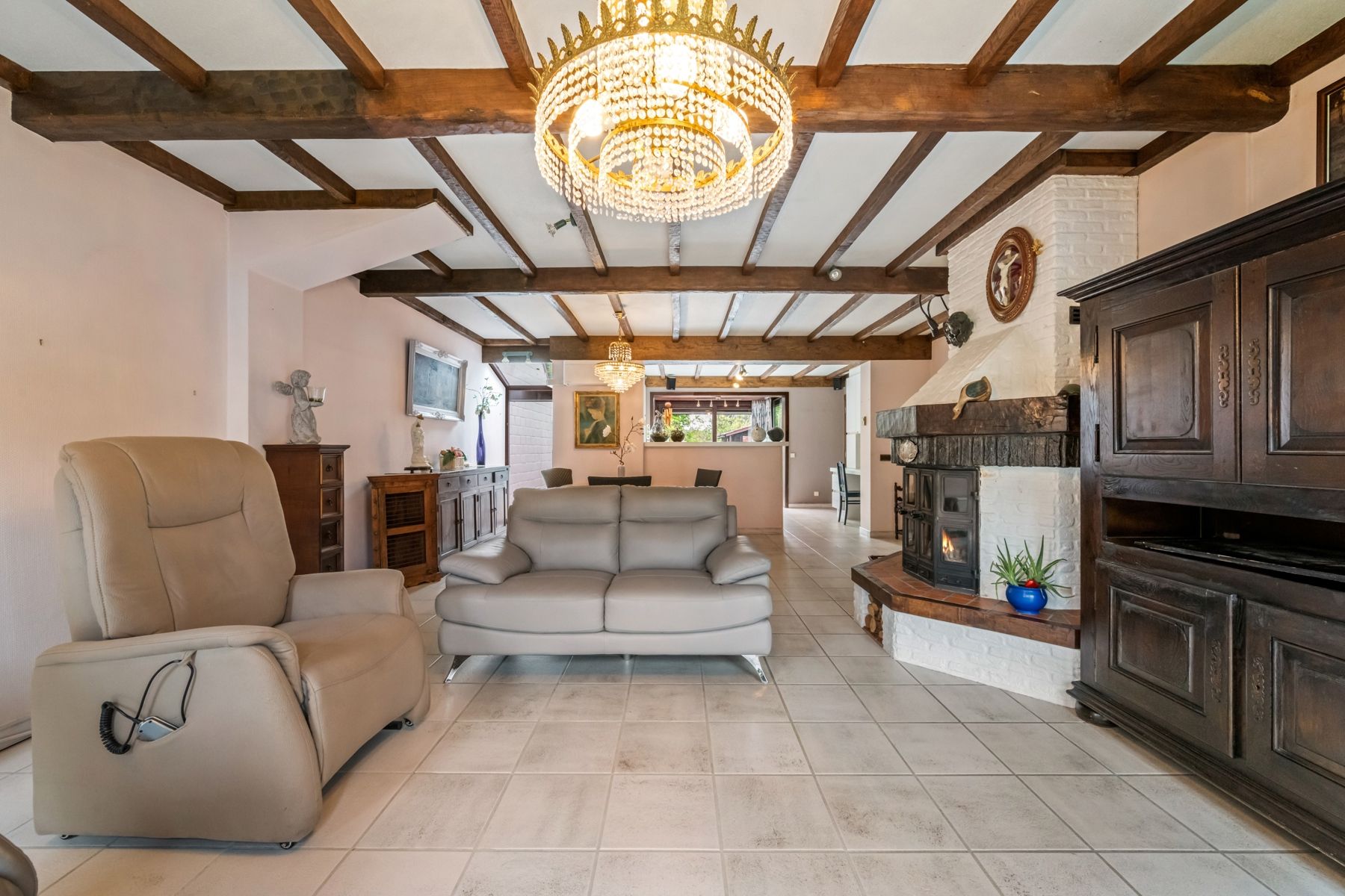 Ruime woning met tuin en bijgebouwen in rustig Sint-Kruis. foto 4