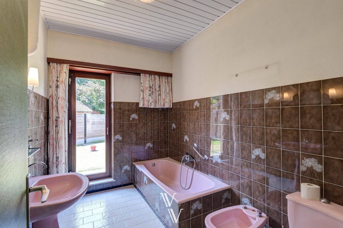 Mooi te renoveren landhuis met 3 slpk foto 13