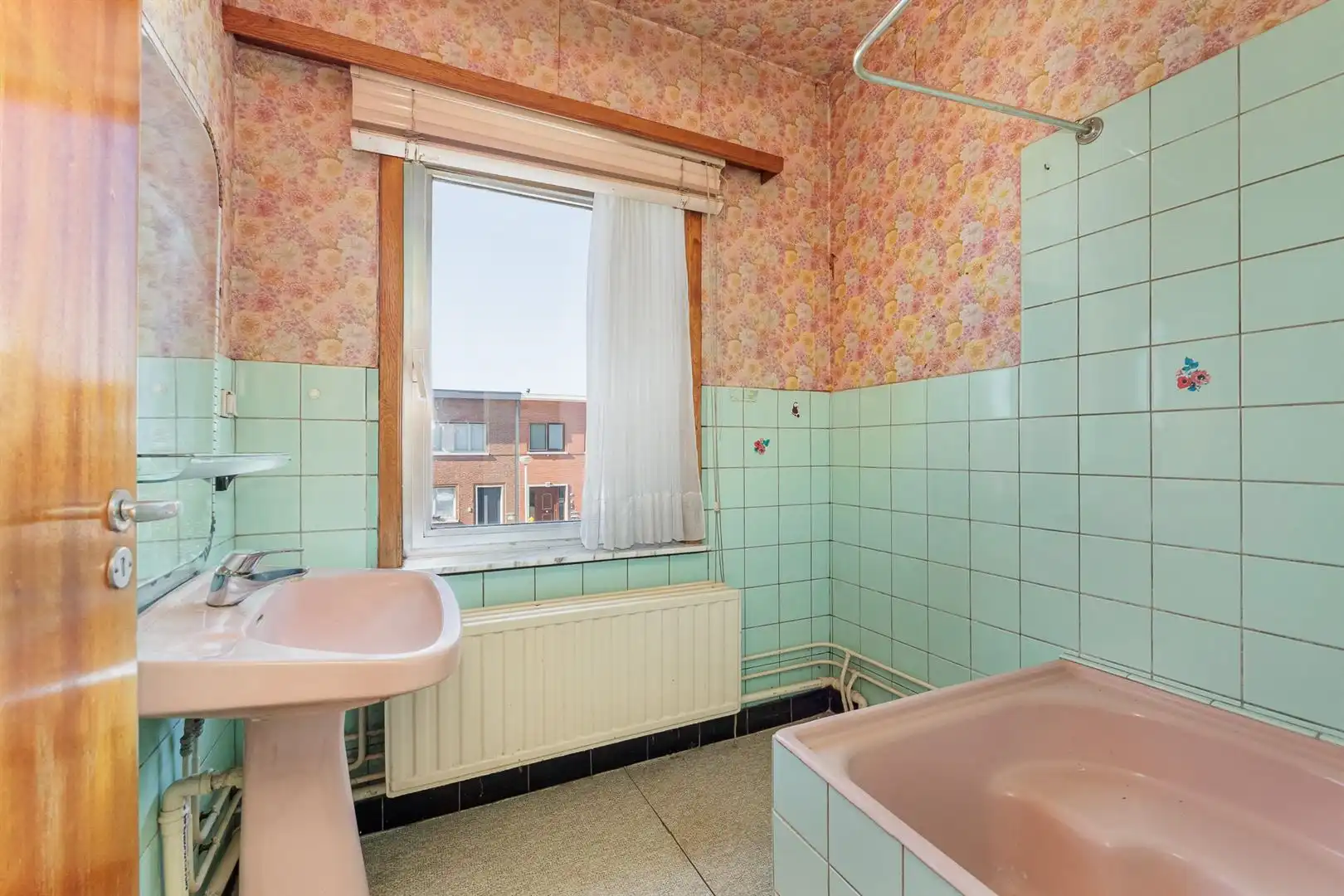 Renovatiewoning met ruime tuin te Lier! foto 12