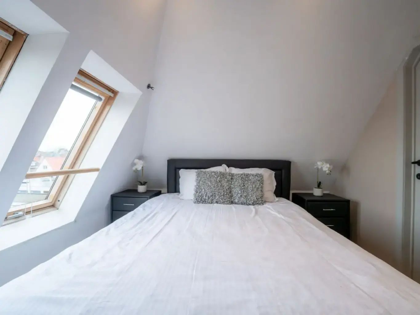 PRACHTIG PENTHOUSE MET 3 SLAAPKAMERS TE KOOP IN DE HAAN! foto 5