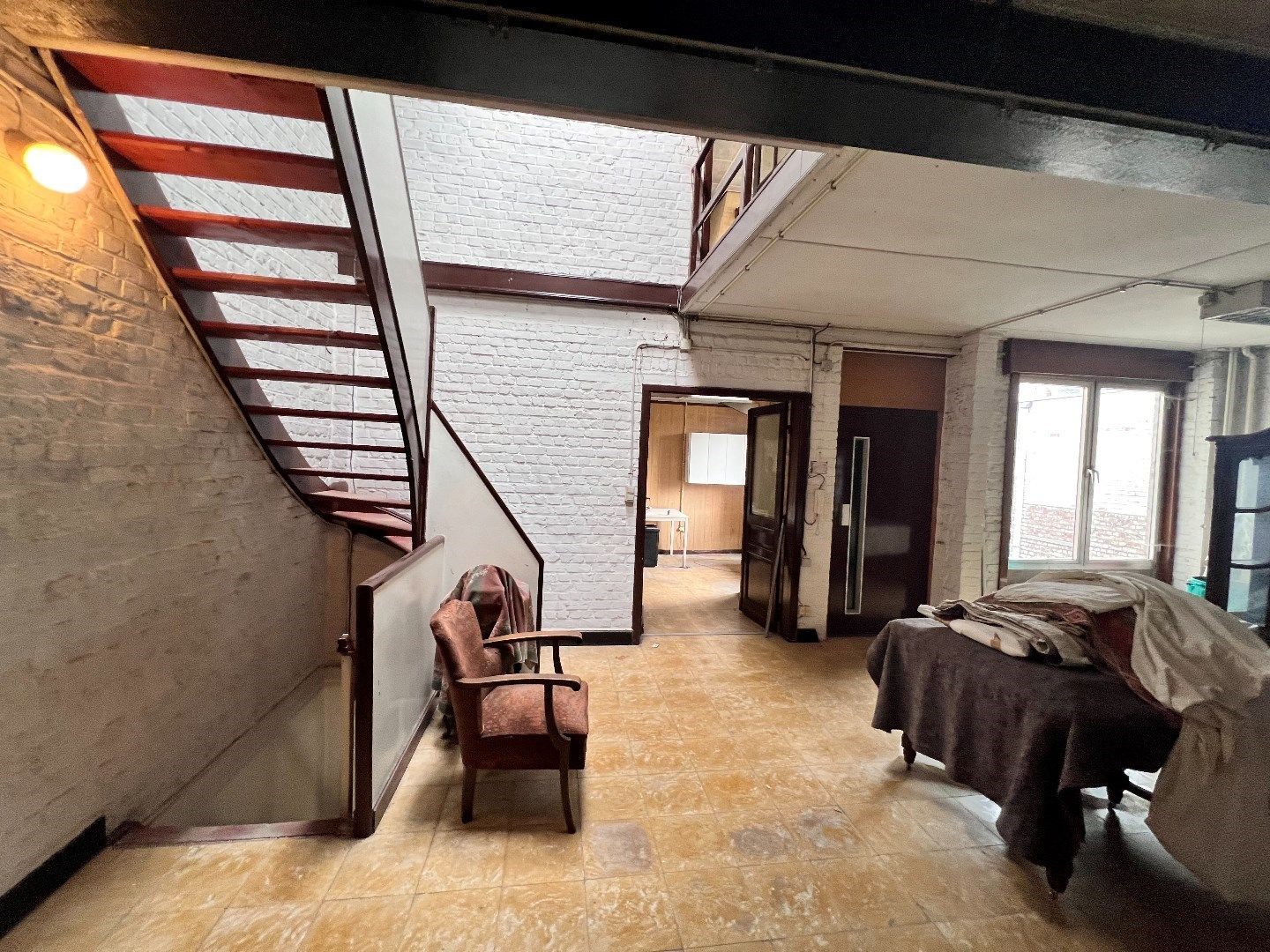 Karakterpand met industriële looks op toplocatie foto 7