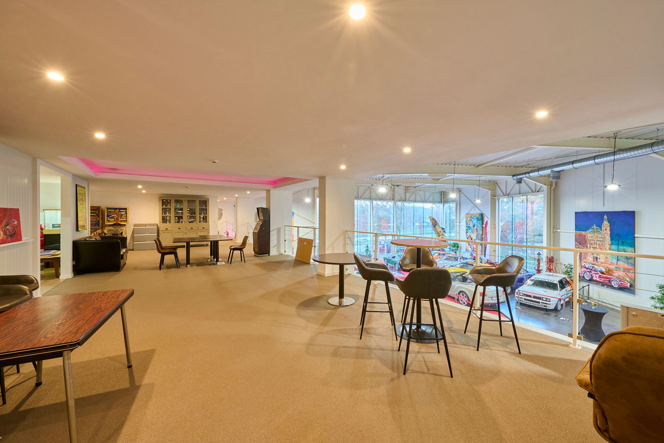 TE KOOP: unieke showroom met kantoren – ZICHTLOCATIE foto 23