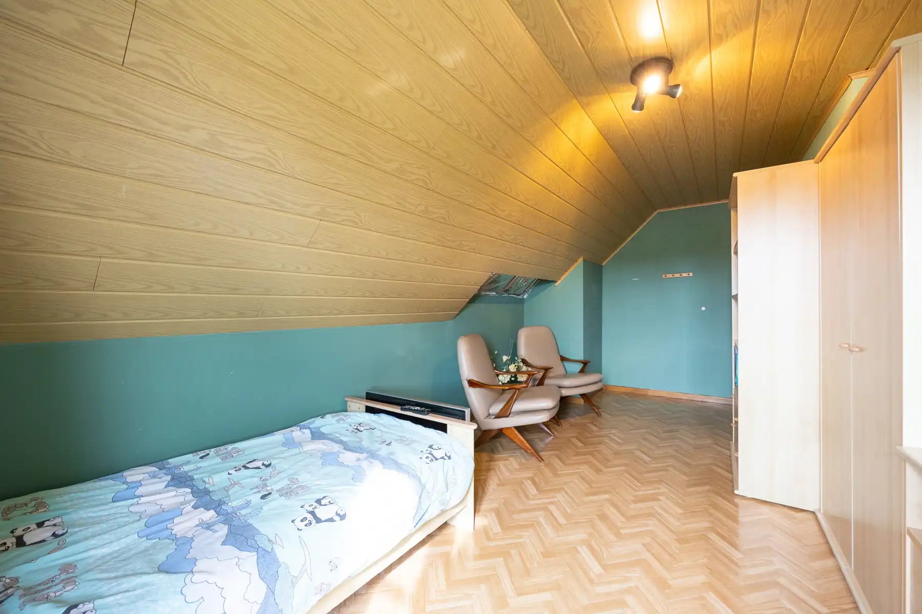 Rustig gelegen gezinswoning met 5 slaapkamers op een perceel van 1.782m². foto 20