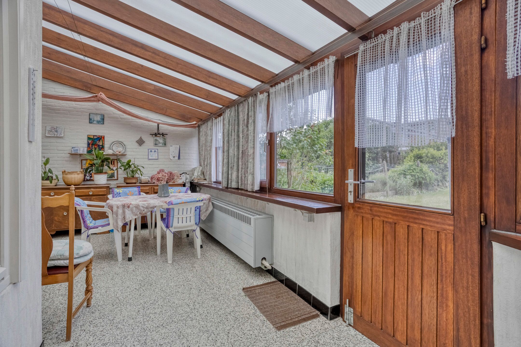 Ruime, op te frissen woning met vier slaapkamers foto 8