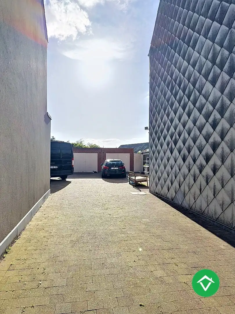 Woning met 3 slaapkamers en 2 garages te Eernegem foto 24