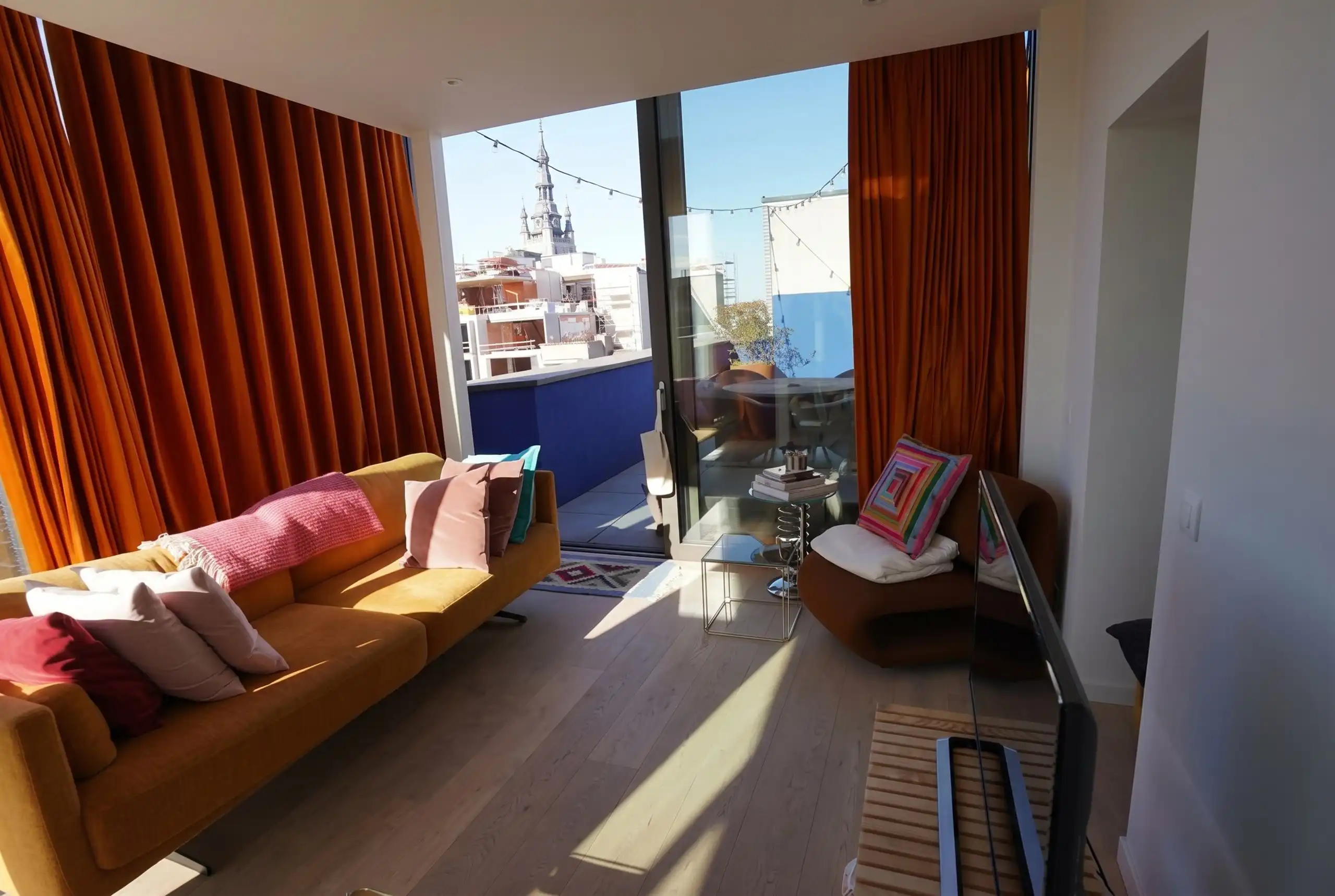 Dak appartement met skylinezicht en groot zonnig terras!  foto 6