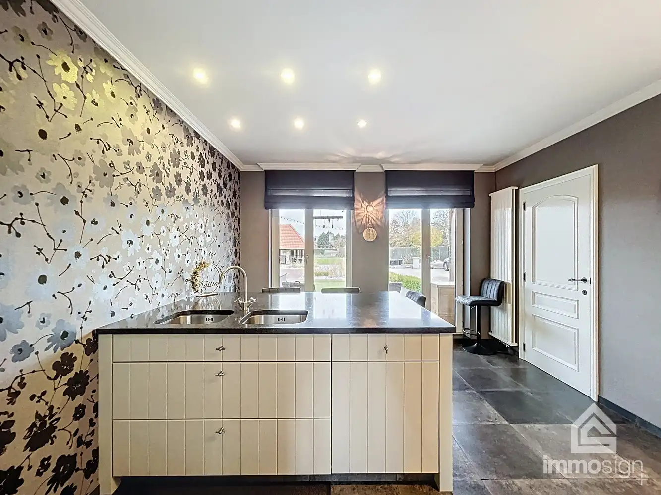 Karaktervol landhuis op 2318 m² in groene, rustige omgeving foto 15