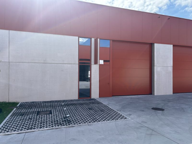 Nieuwbouw magazijn te huur in Evergem – uitstekende bereikbaarheid & kwalitatieve afwerking foto 2