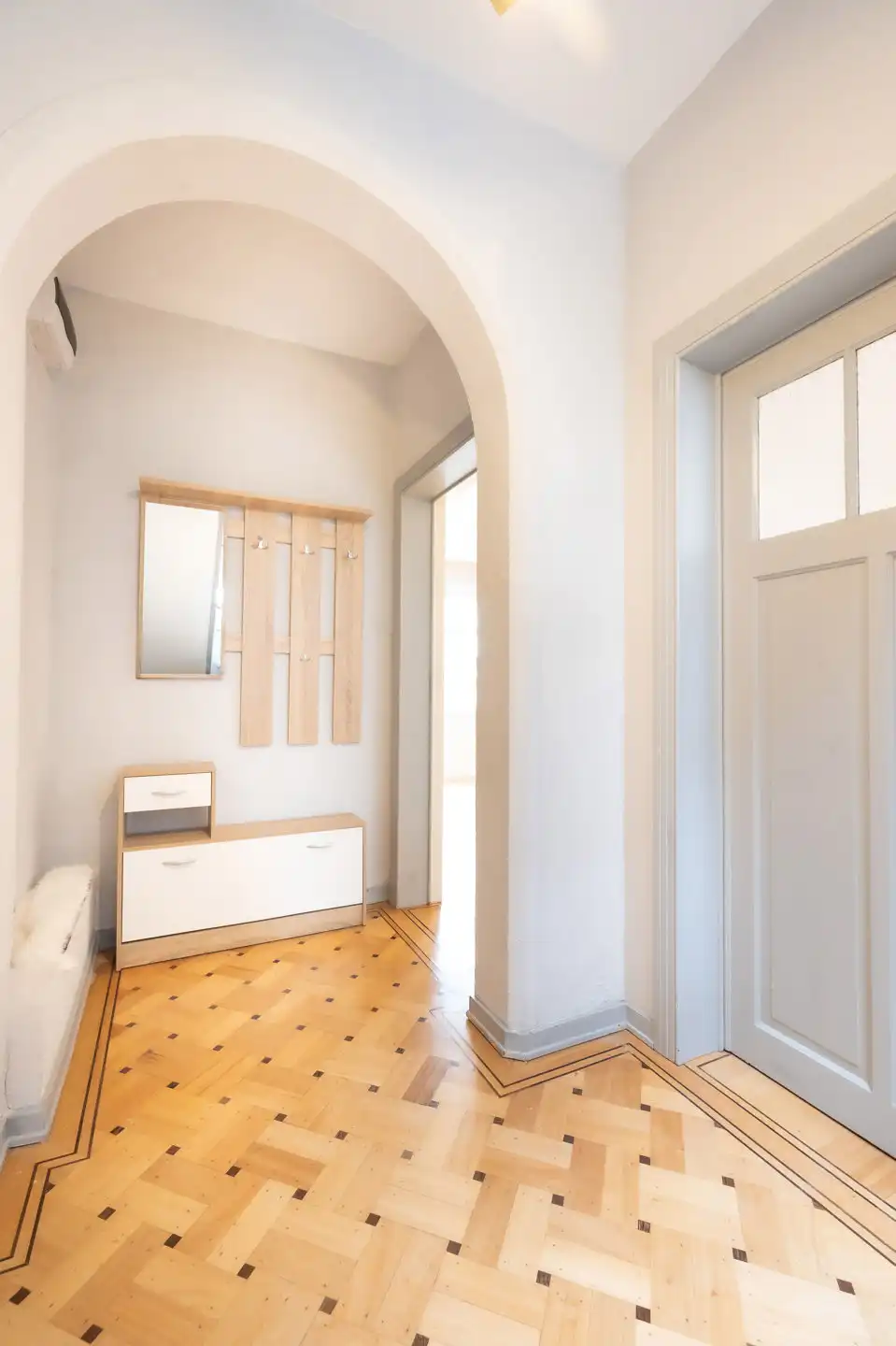 Charmante tweegezinswoning met 4 slaapkamers van ± 300m². foto 15