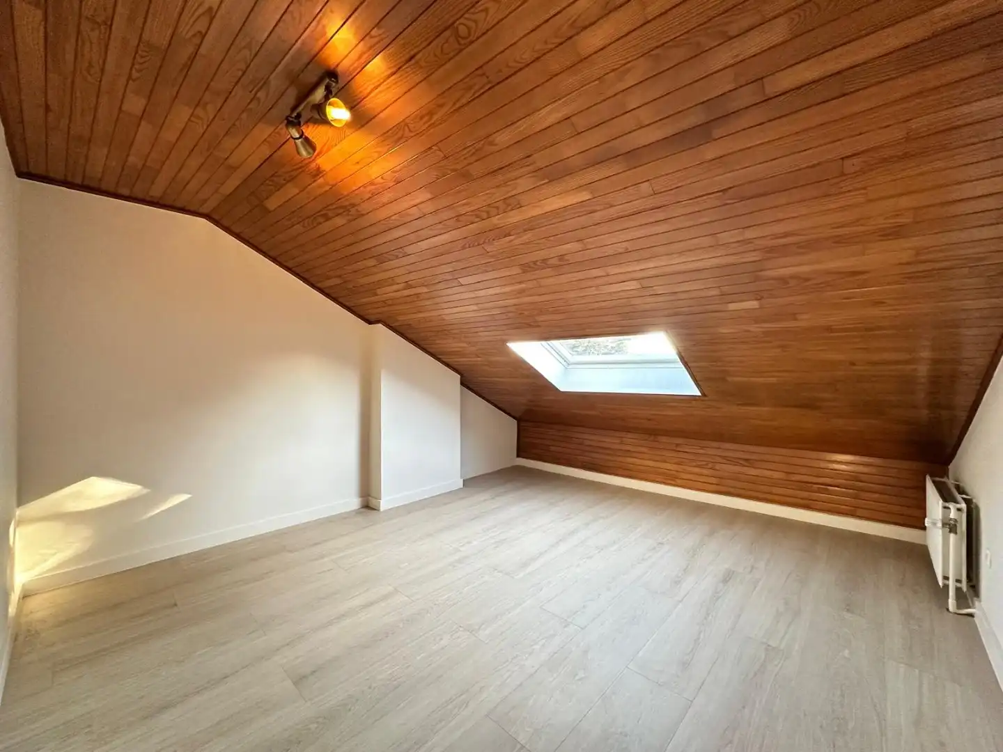 Gerenoveerd duplex appartement met 2 slaapkamers te huur in Riemst  foto 11