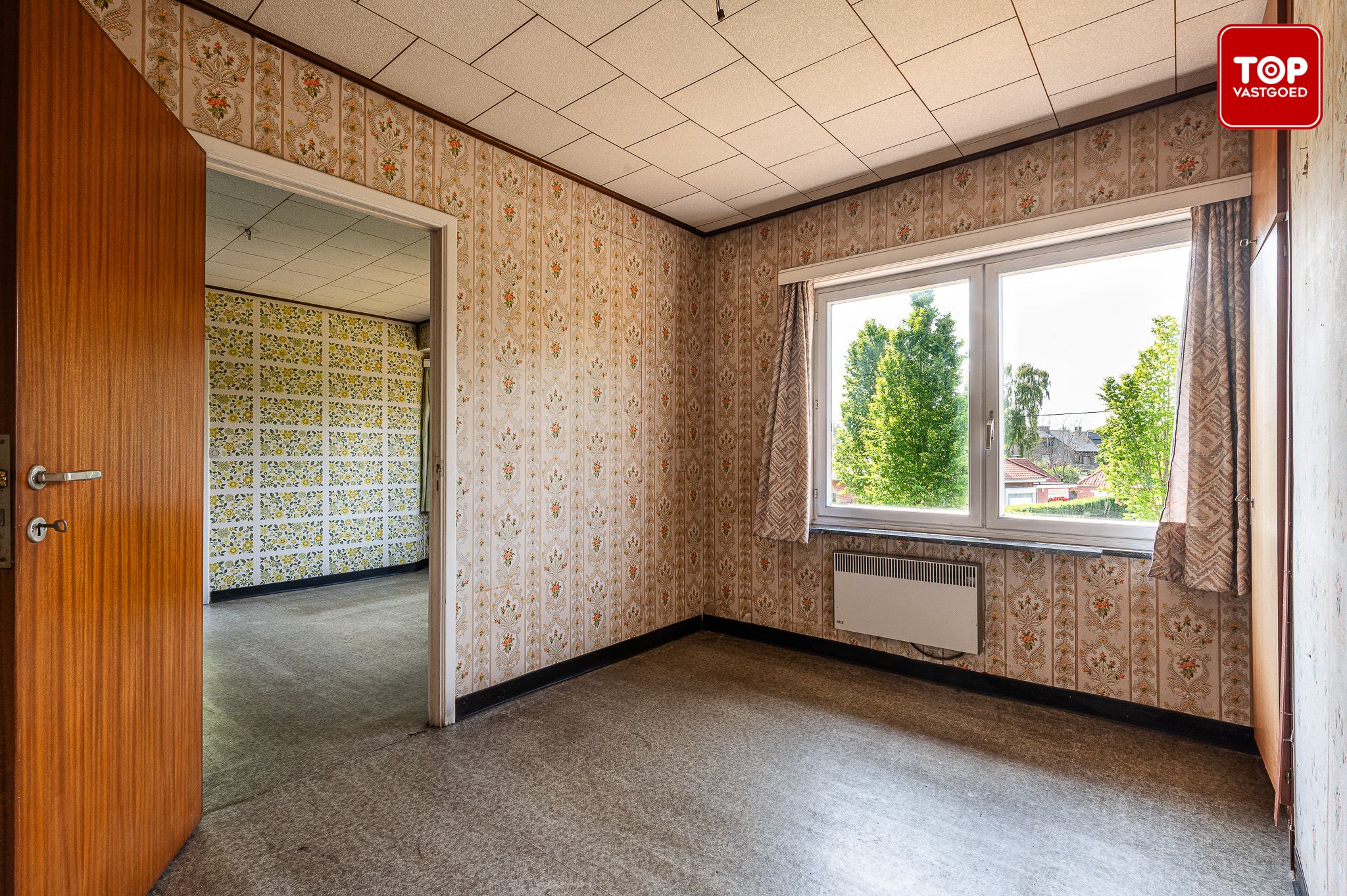 Ruime karaktervilla met magazijn op riant Perceel van 2200M².  foto 23