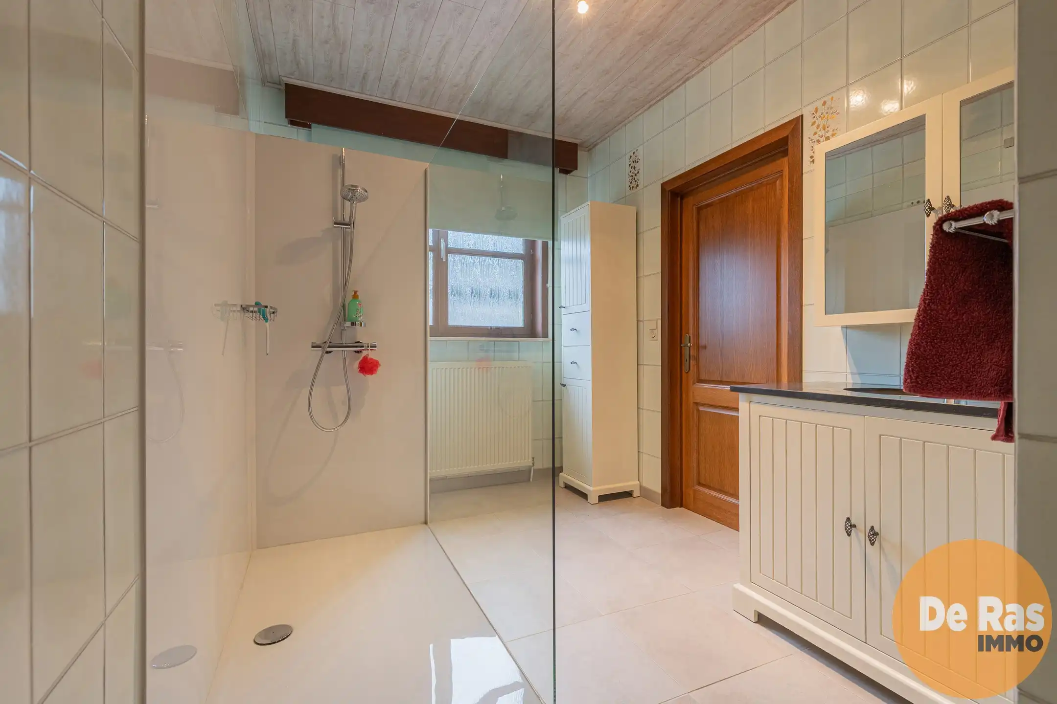 HILLEGEM - Mooie bungalow in rustige woonwijk op toplocatie foto 12