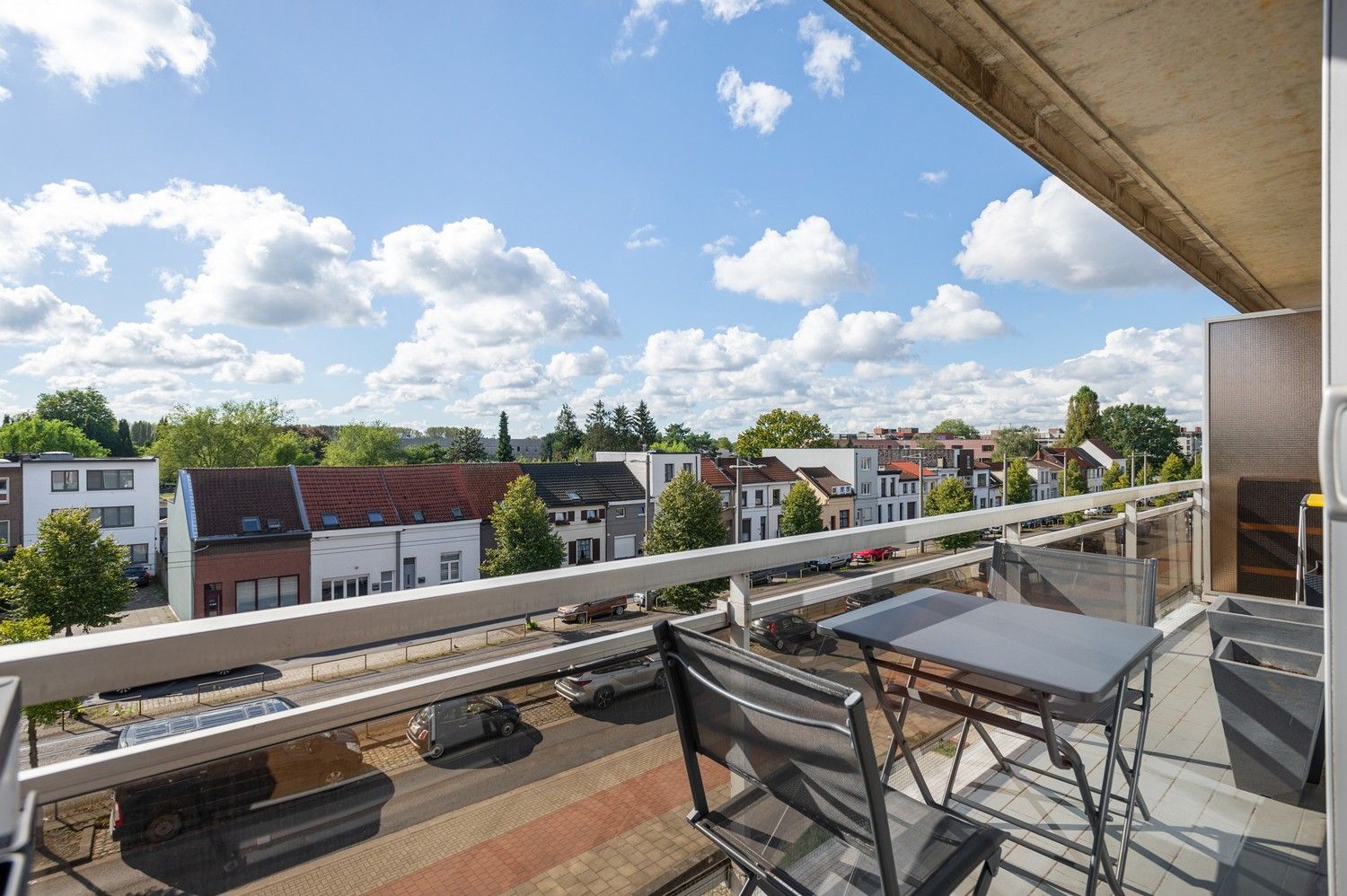 Modern en ruim appartement met 2 slaapkamers, 2 terrassen en nieuwe keuken te Deurne! foto 7