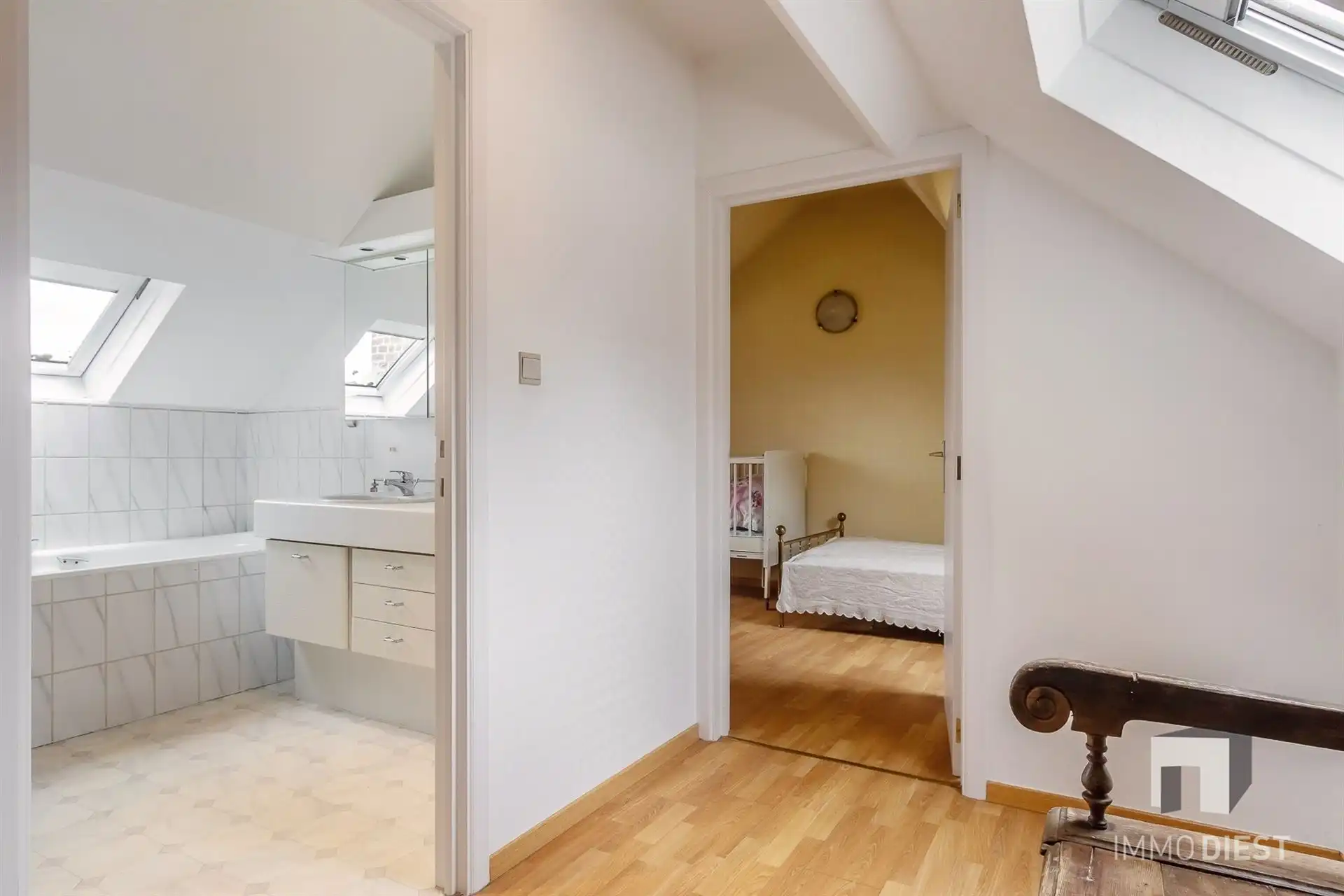 Elegante woning met vele mogelijkheden, gezellige tuin en dubbele garage foto 37
