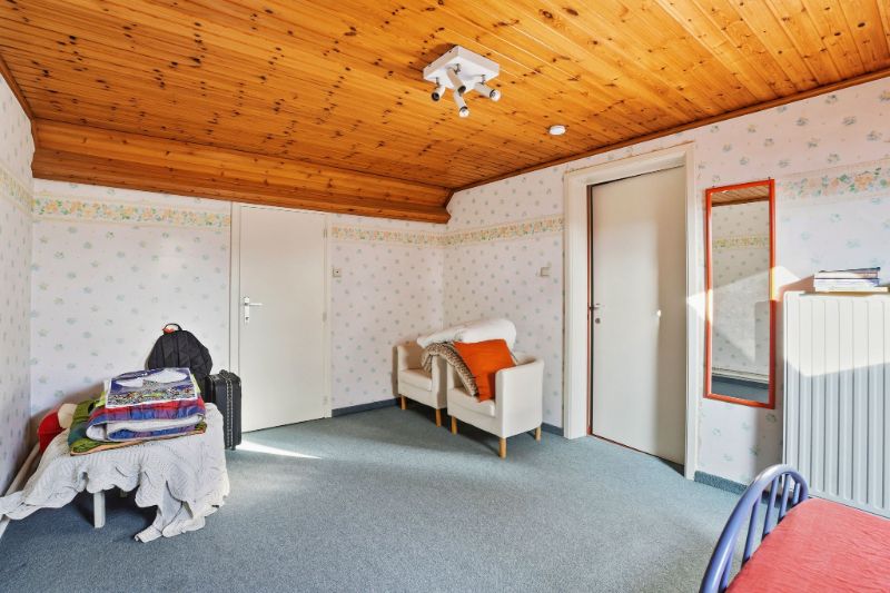 Landelijke woning met loods foto 17