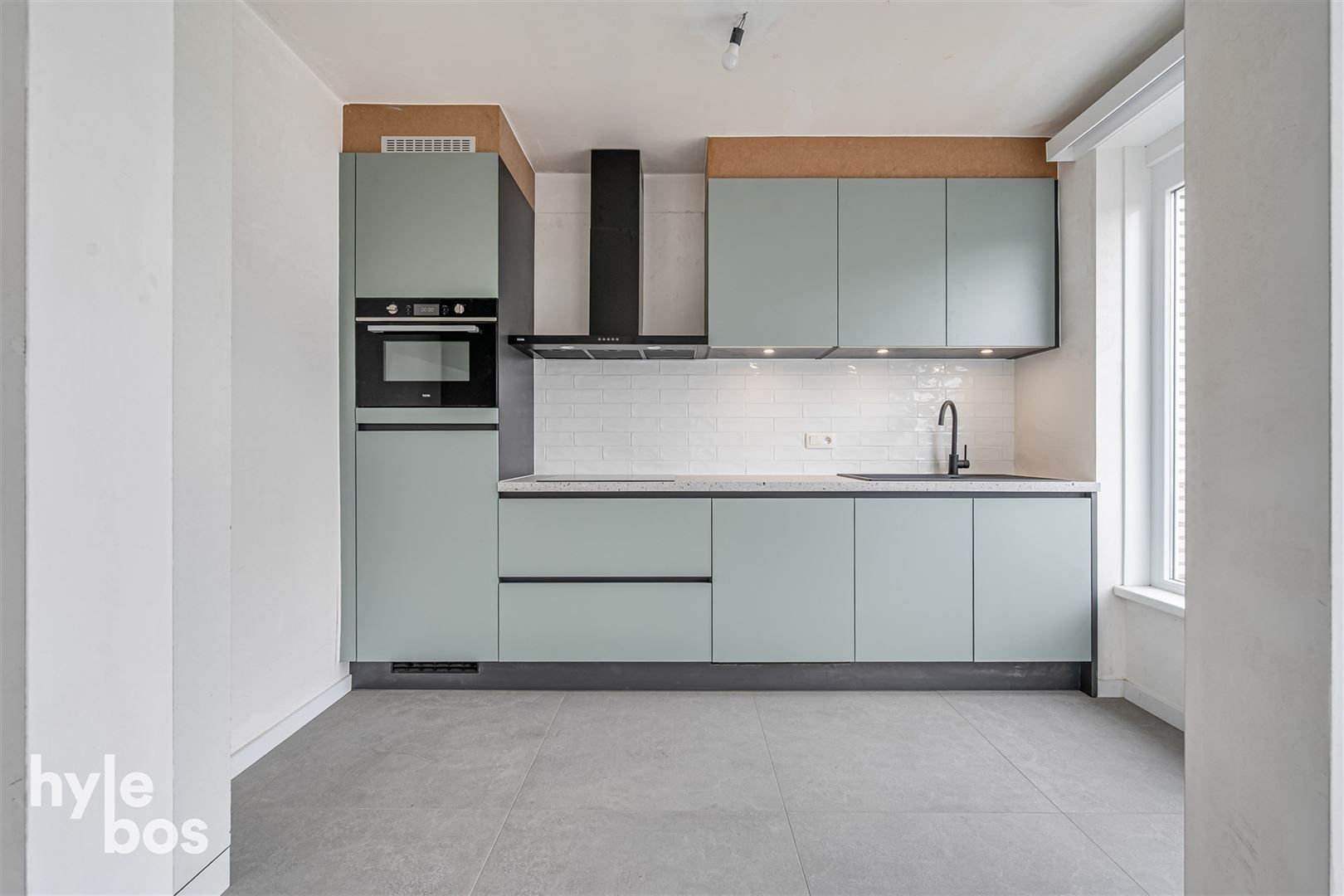 Gerenoveerd appartement met garage in gezellige woonwijk foto 5