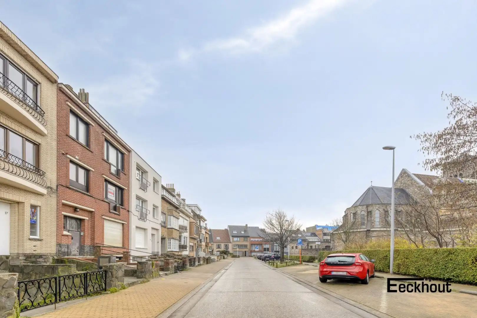 Charmant appartement met mooi zicht op wandelafstand van de zee! foto {{pictureIndex}}