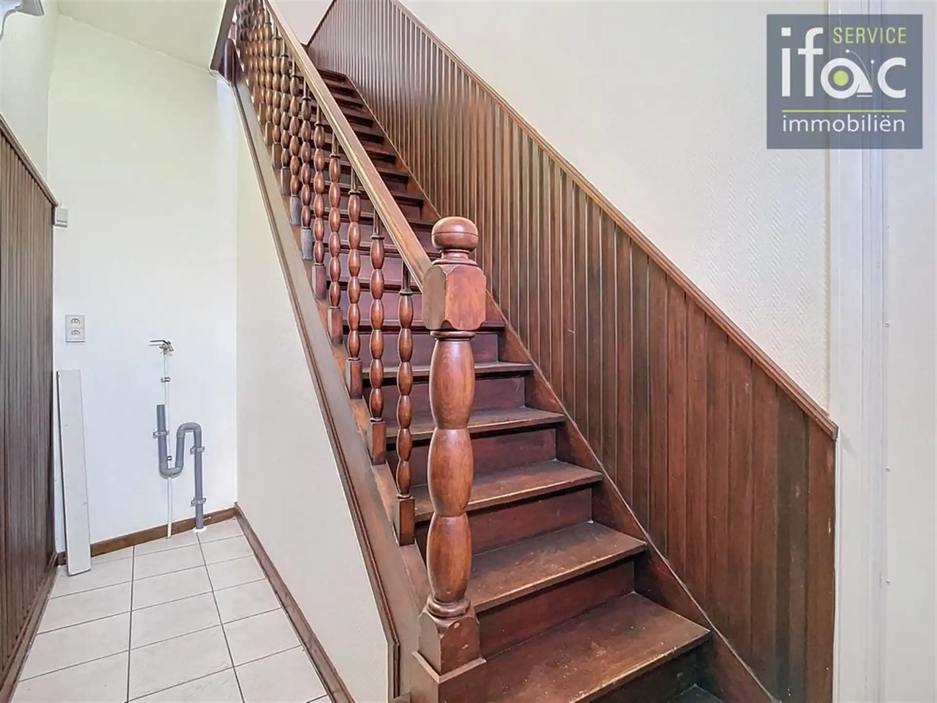 Opbrengstgebouw met handelsruimte en appartment foto 16