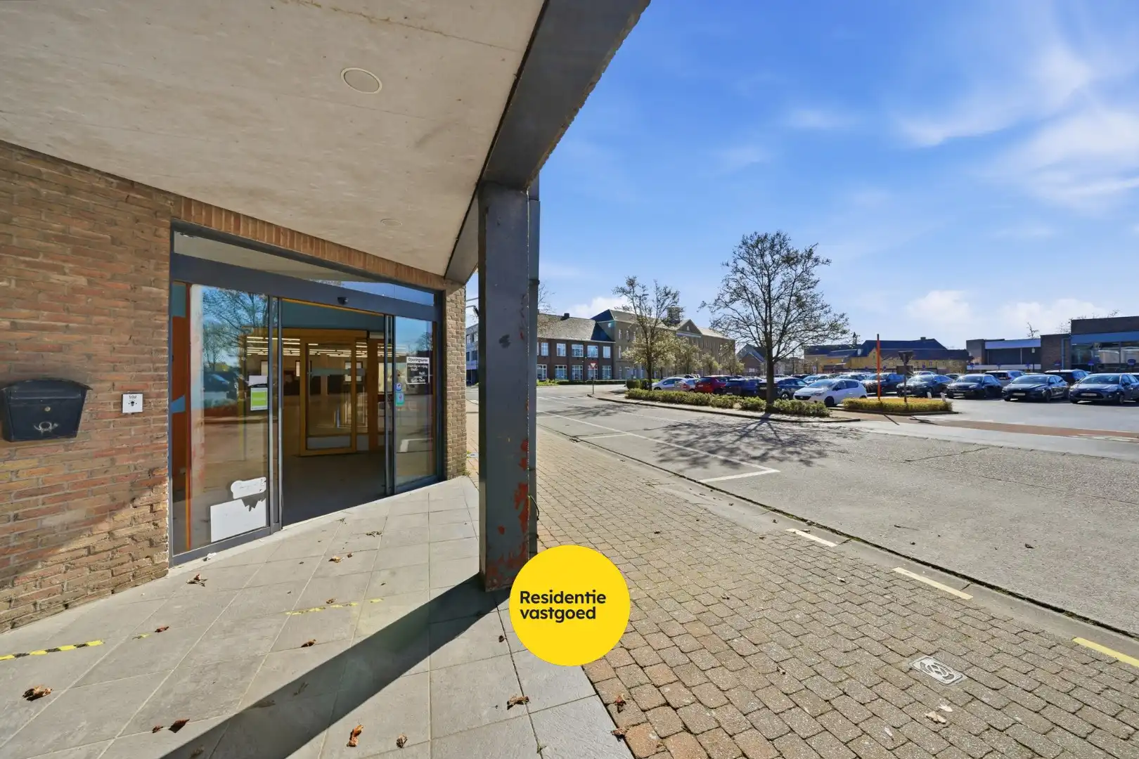 Te koop: Ruim handelspand met uitstekende visibiliteit in het centrum van Torhout foto 11