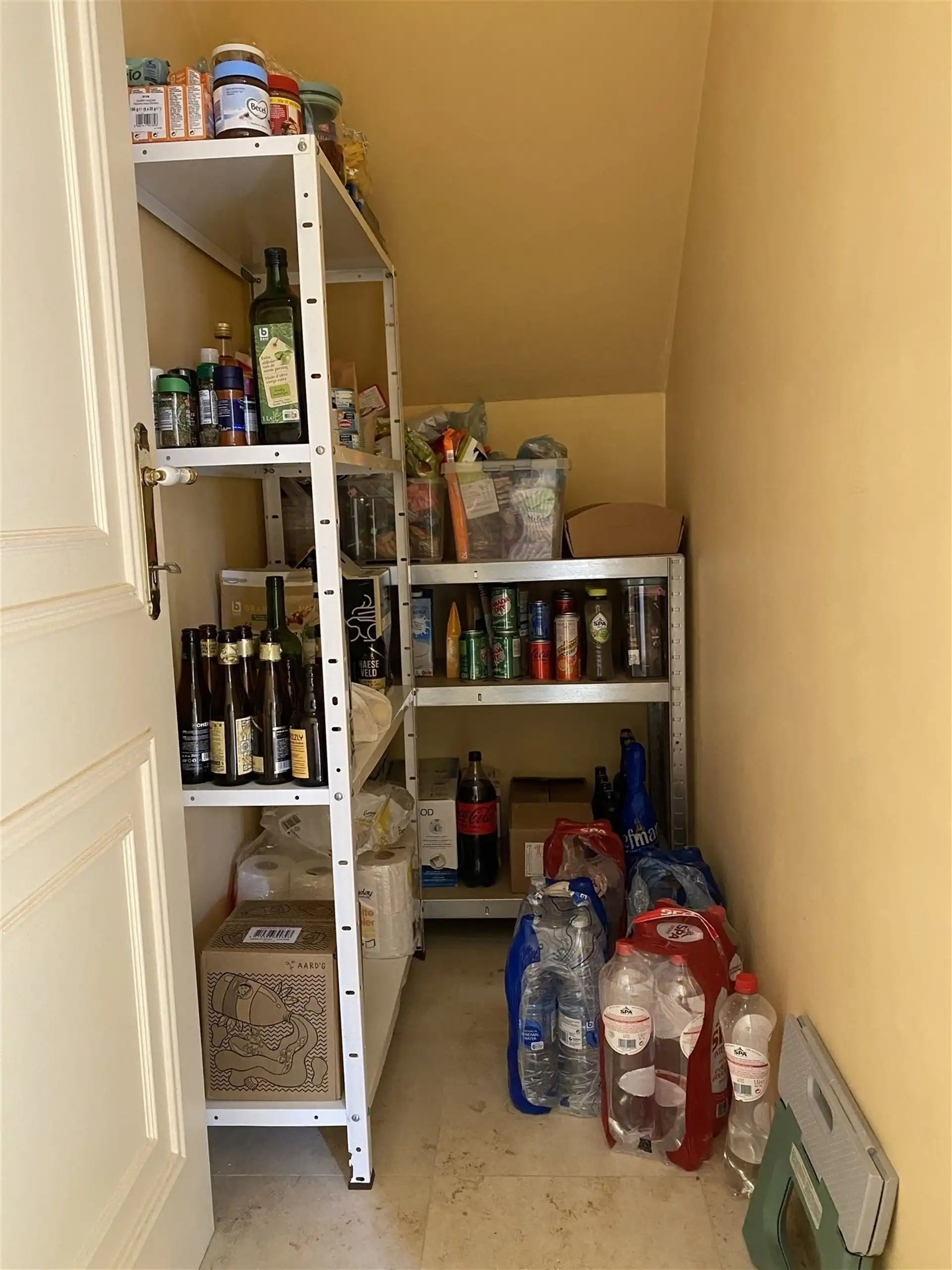 Zonnig en gunstig gelegen ruim appartement op eerste verdieping. foto 12