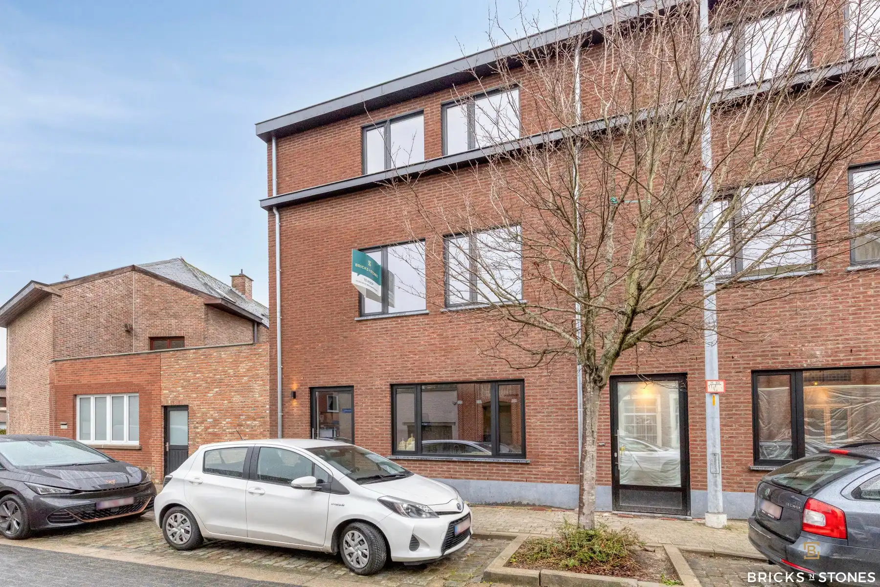 Nieuwbouwwoning met 4 slaapkamers en zonnige tuin foto 2
