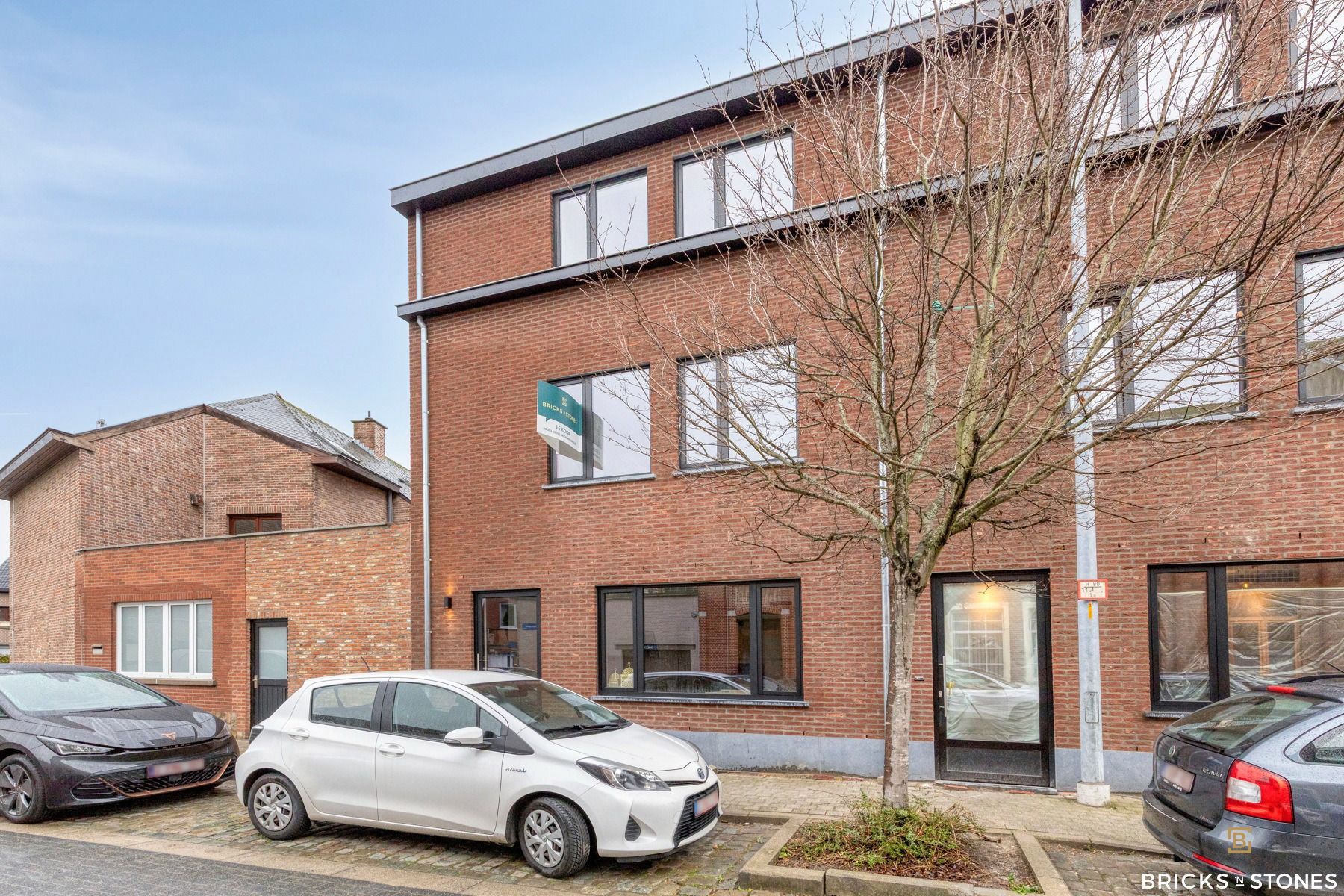 Nieuwbouwwoning met 4 slaapkamers en zonnige tuin foto 2