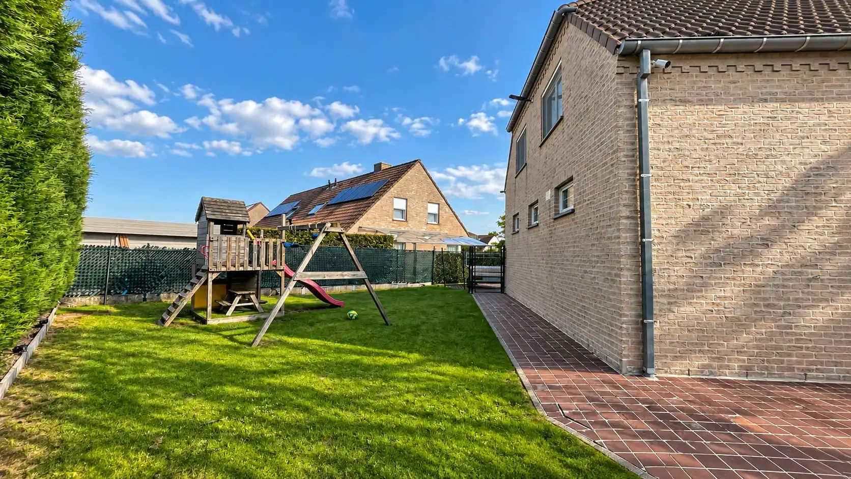 Grote woning met mogelijks 6 kamers, garage,... foto 5