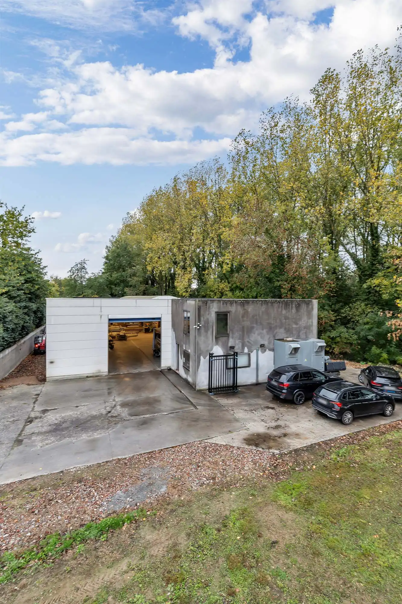 Loods (600m²)  met woonmogelijkheid op rustige locatie foto 9