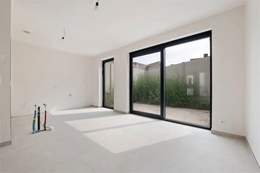 KNAPPE NIEUWBOUWWONING IN HET CENTRUM VAN BORGLOON (MOGELIJKHEID AANKOOP 6% BTW) foto 18