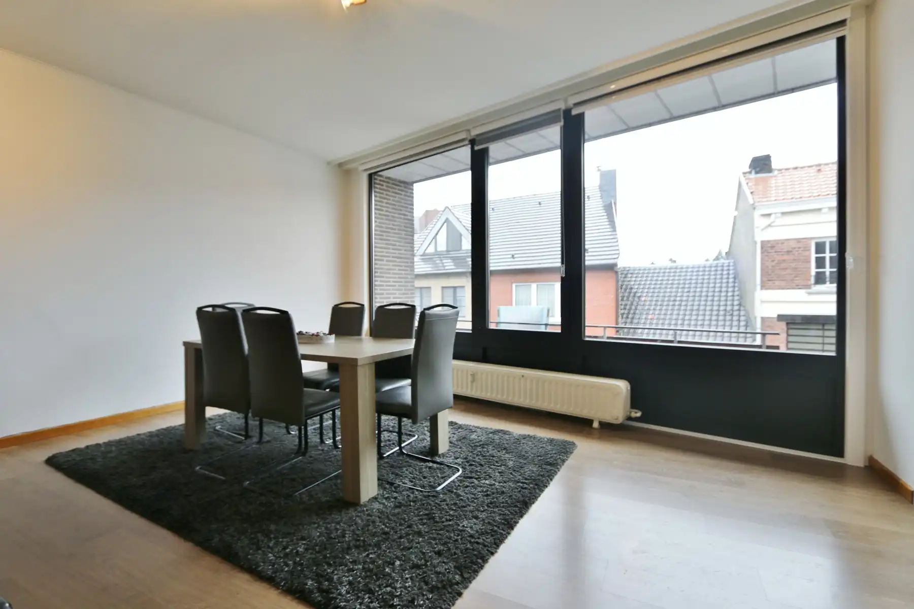 CENTRUM STAD - RUIM APPARTEMENT - 2 tot 3 SLK foto 4