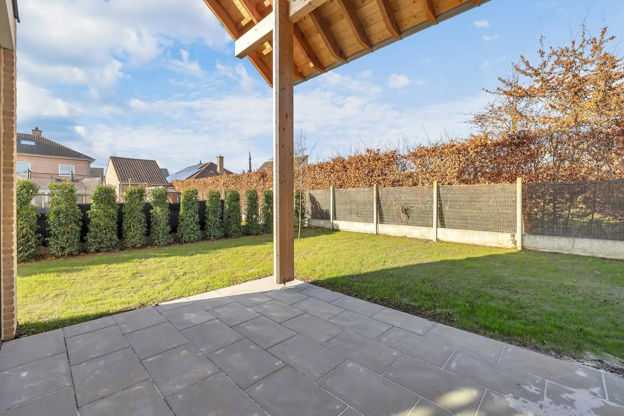 Prachtige half open nieuwbouwwoning in uniek woonerf foto 24